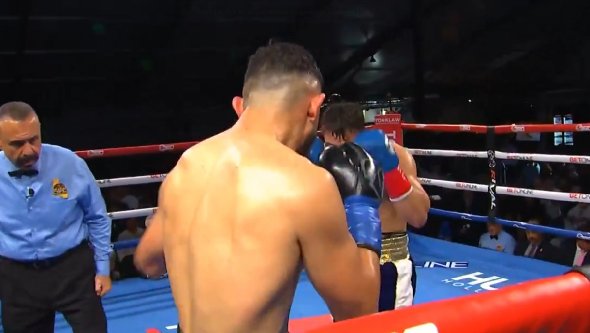 Видео боя "нового Головкина" из Казахстана с неожиданным исходом