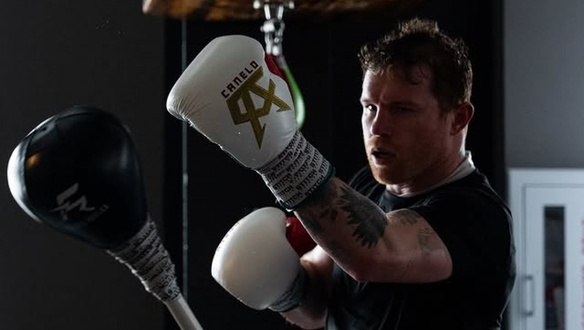 Назван исход боя Канело за звание абсолютного чемпиона