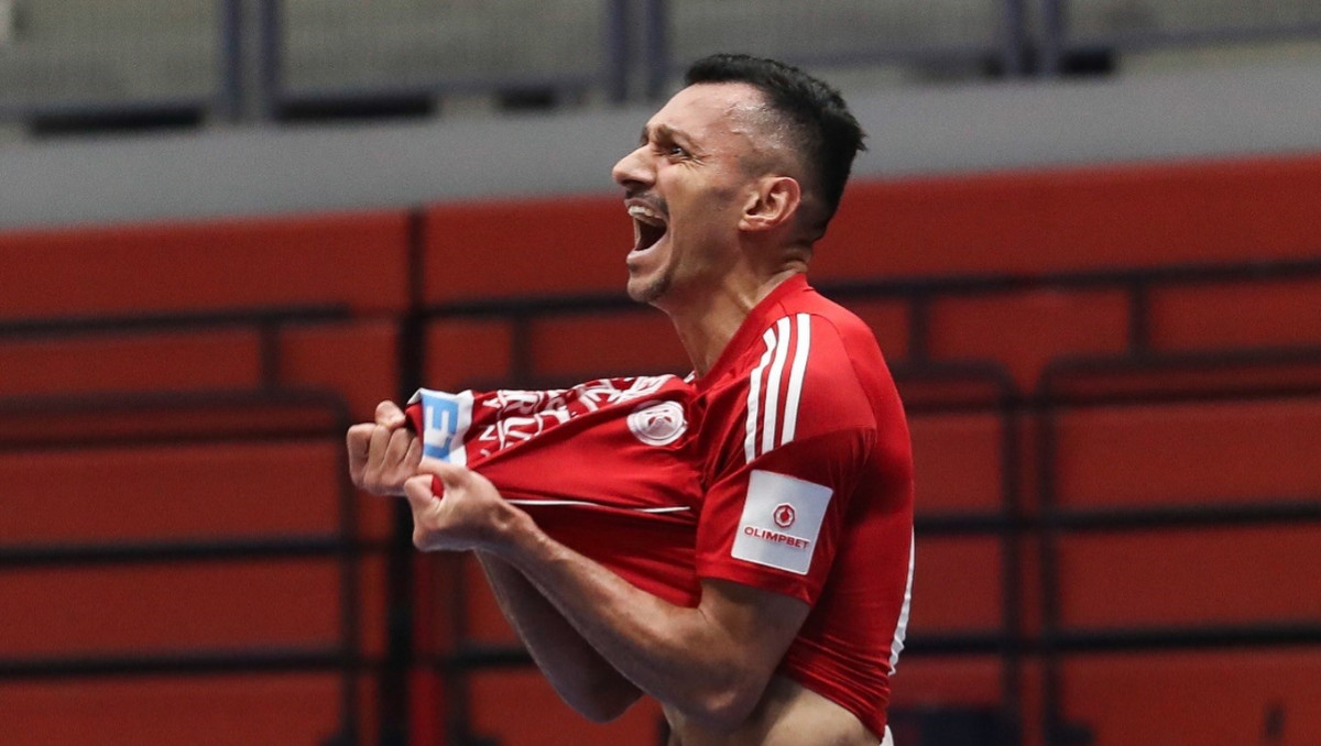 Грязные игры. Испанцы расшатали "Кайрат" перед полуфиналом Лиги чемпионов