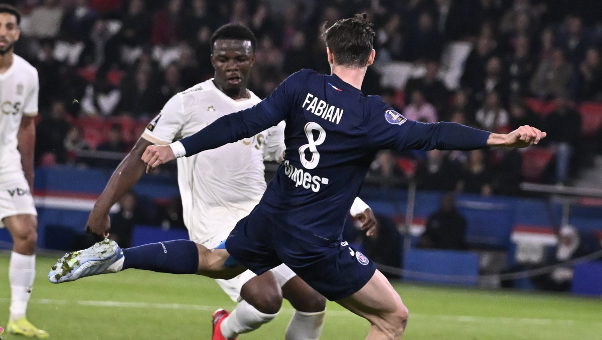 ПСЖ потерпел сенсационное поражение в Лиге 1