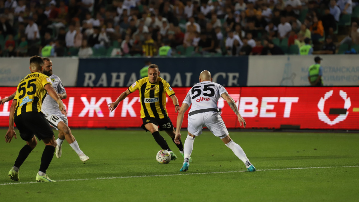 Прямая трансляция "Кайрат" - "Тобол" и еще двух матчей КПЛ