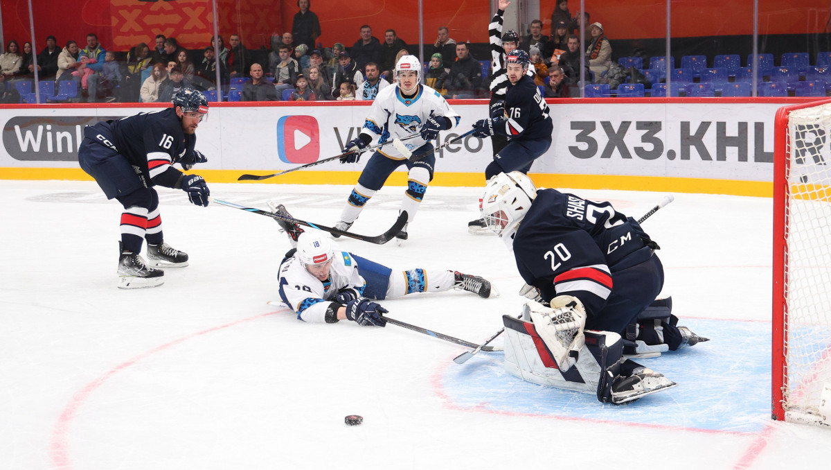 "Барыс" потерпел поражение в матче КХЛ с 10 шайбами
