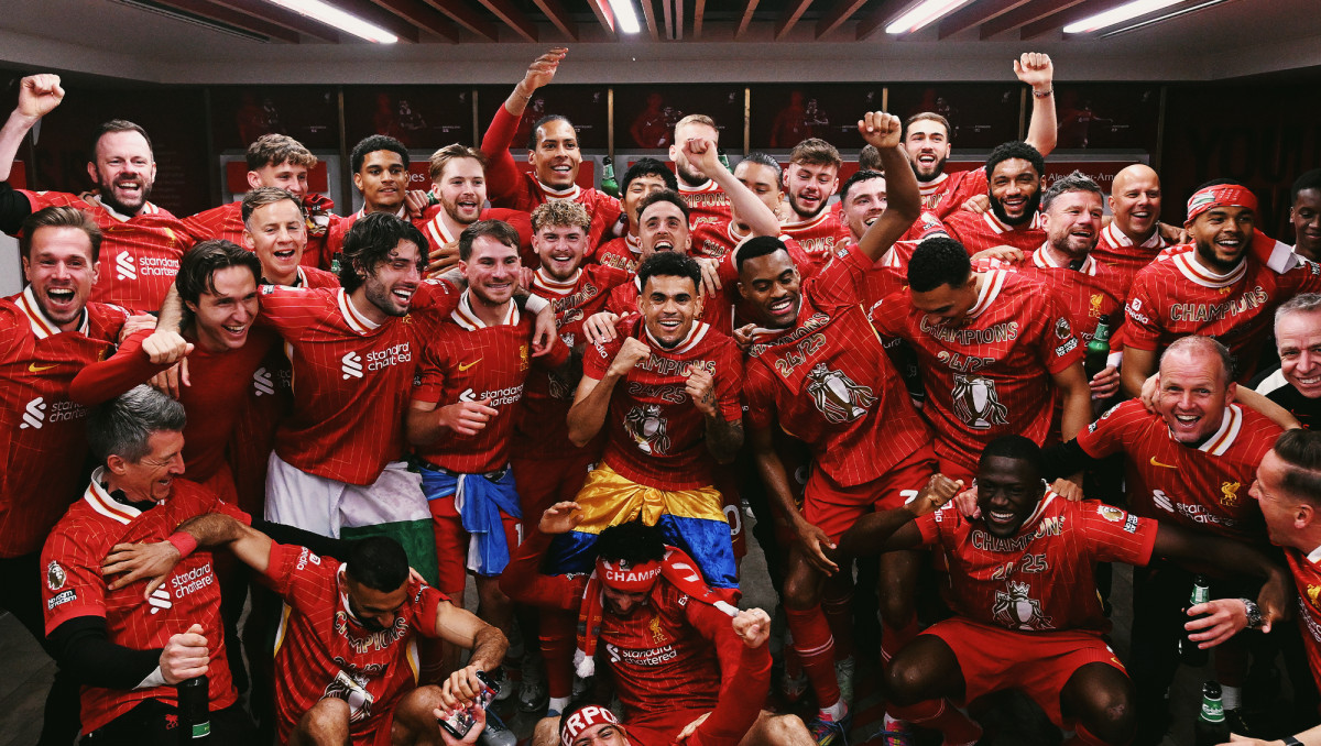 "Ливерпуль" на разгроме выиграл АПЛ и повторил достижение МЮ