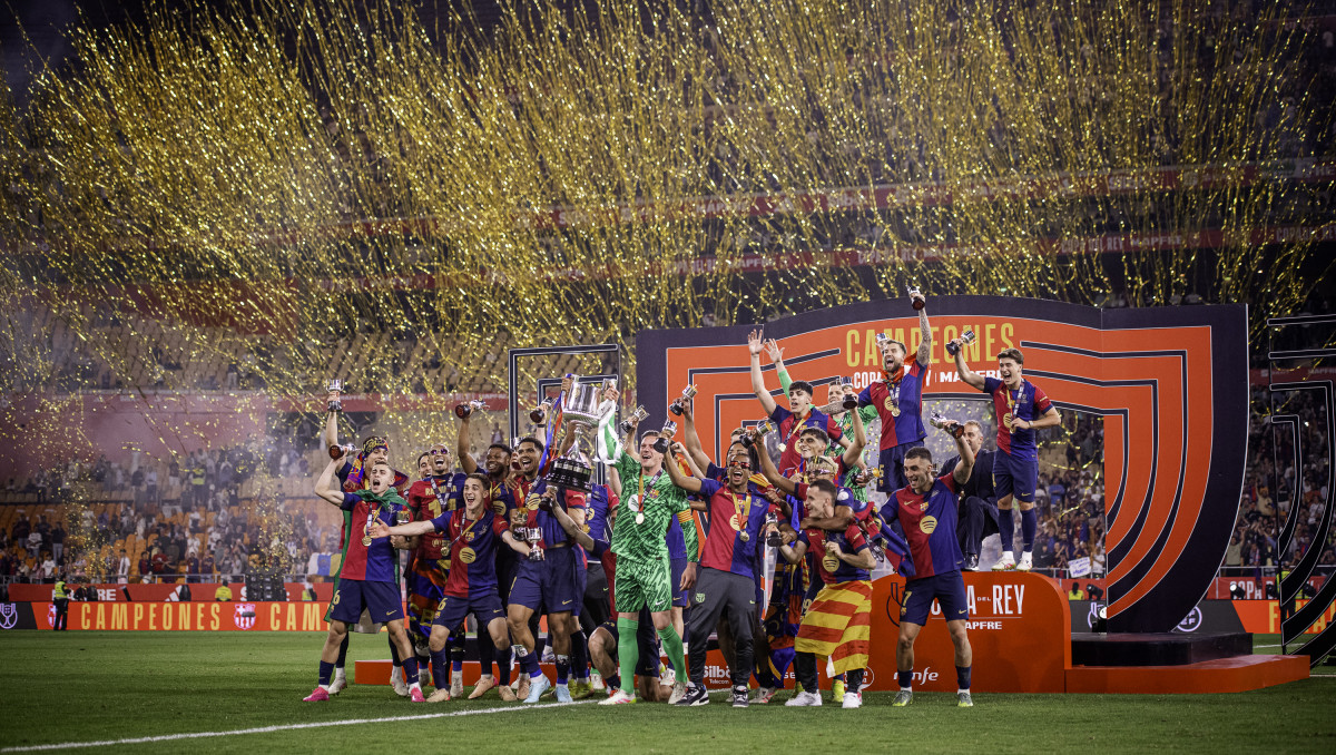 Звезда "Барселоны" выбрал между треблом и "Золотым мячом"