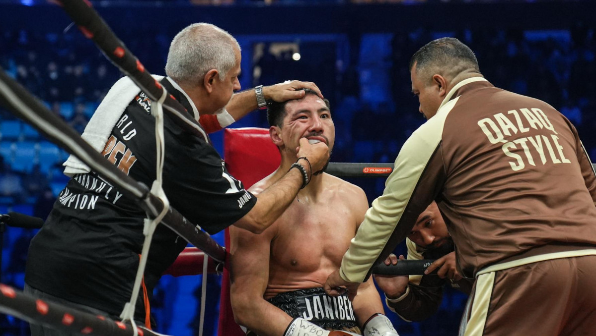 Назван лучший средневес мира. Это не Алимханулы