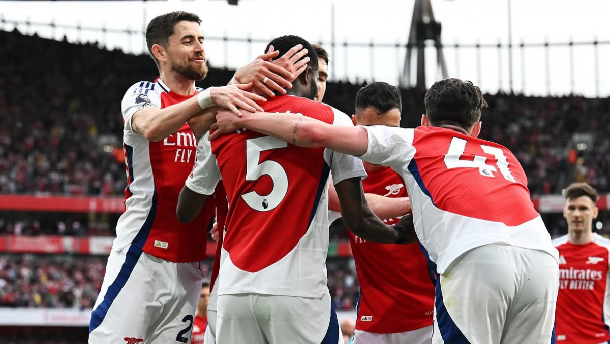 18-летний игрок "Арсенала" вошел в историю Лиги чемпионов