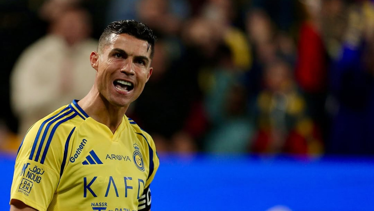 Криштиану Роналду устроил "разборки" на поле после вылета из ЛЧ и попал на видео