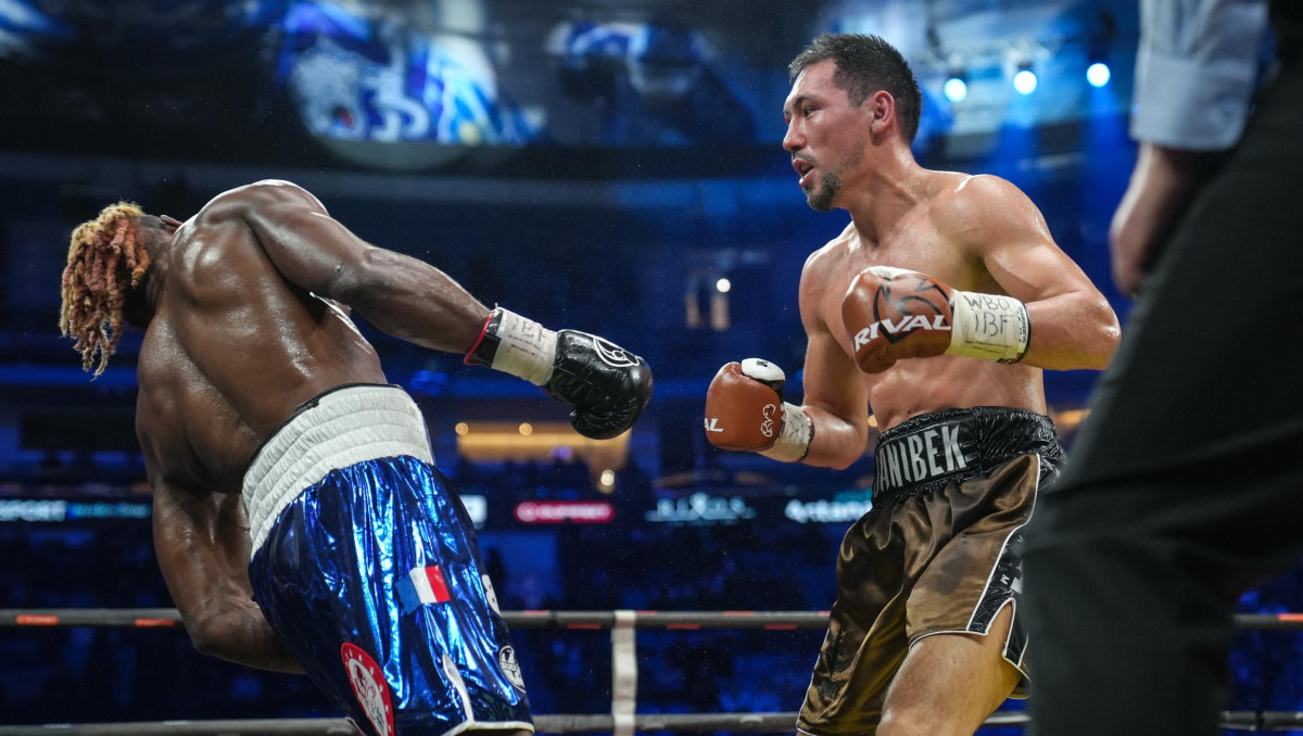 Алимханулы продемонстрировал свое главное "оружие"