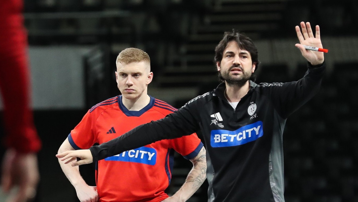 "Кайрат" сменит тренера после разгрома в финале Лиги чемпионов