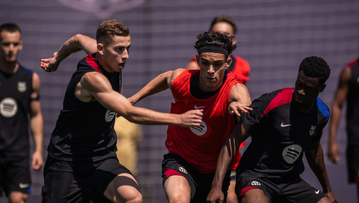 Бунт в "Барселоне"! Лидеры команды требуют убрать одноклубника перед Эль-Класико