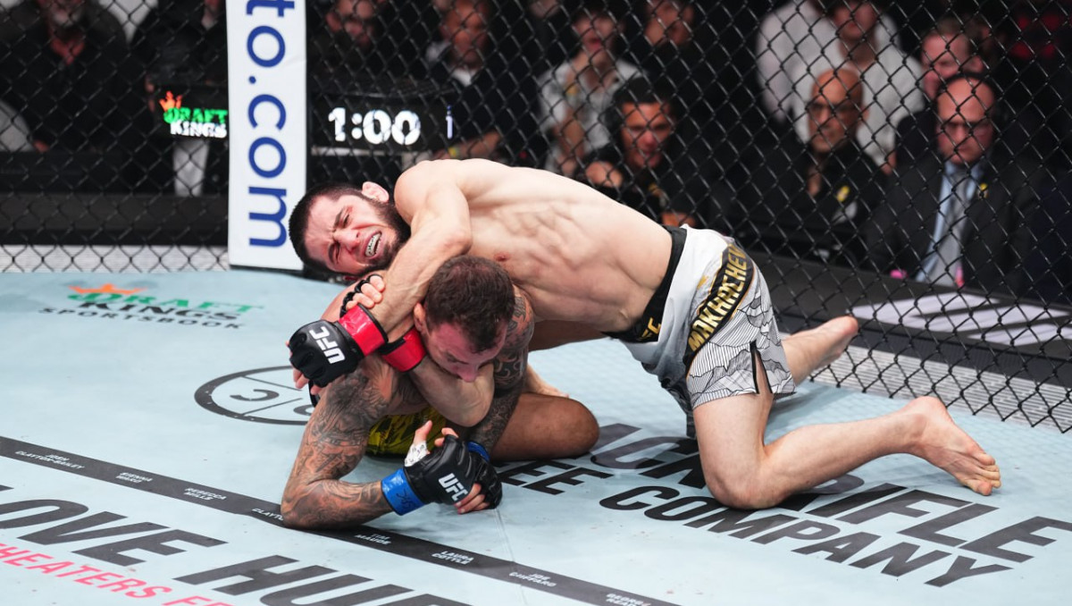 Топовый боец UFC отреагировал на нокаут Бекзата Алмахана на UFC 315