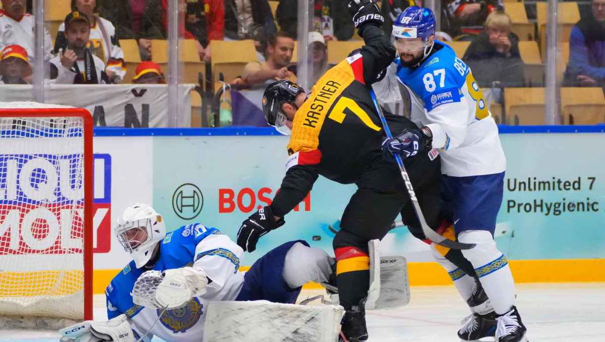 Казахстан узнал последствия поражения и победы конкурента на ЧМ по хоккею