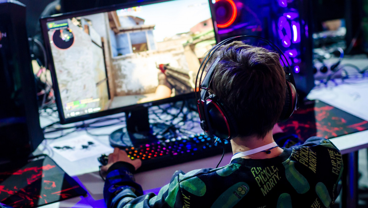 Обыграли NAVI, или Кто первым вышел в плей-офф PGL Astana