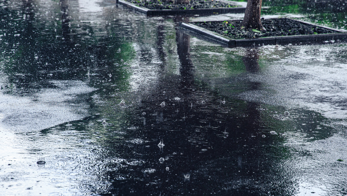 Дожди с градом после 44-градусной жары придут в Казахстан