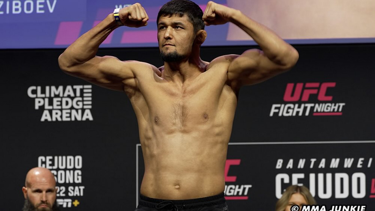 Прямая трансляция турнира UFC с боями преследователя Рахмонова и крепкого узбека