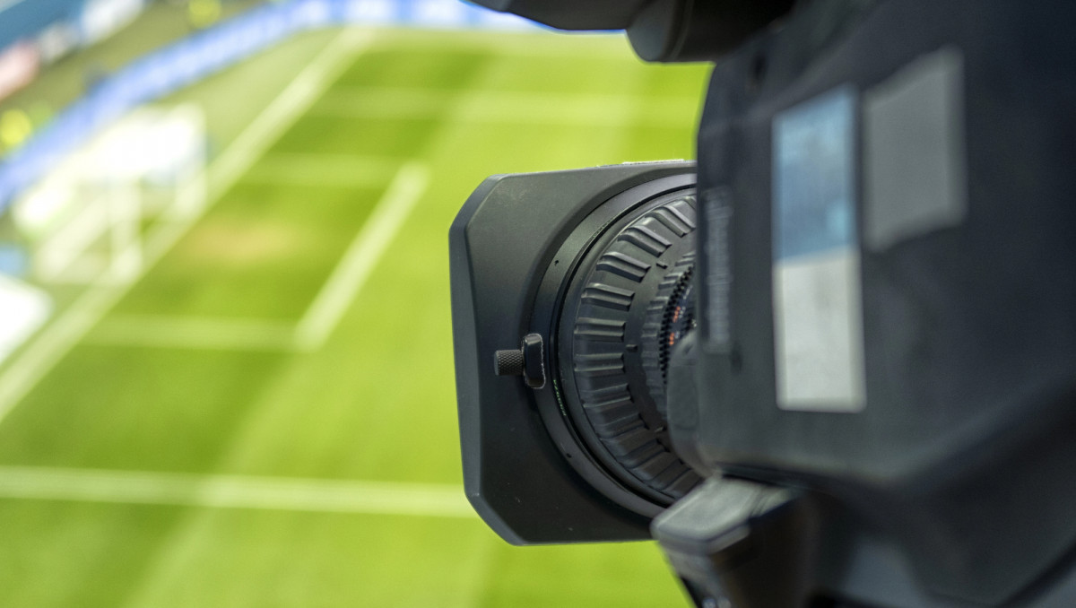 "Оренбург" - "Краснодар" : прямая трансляция и составы команд