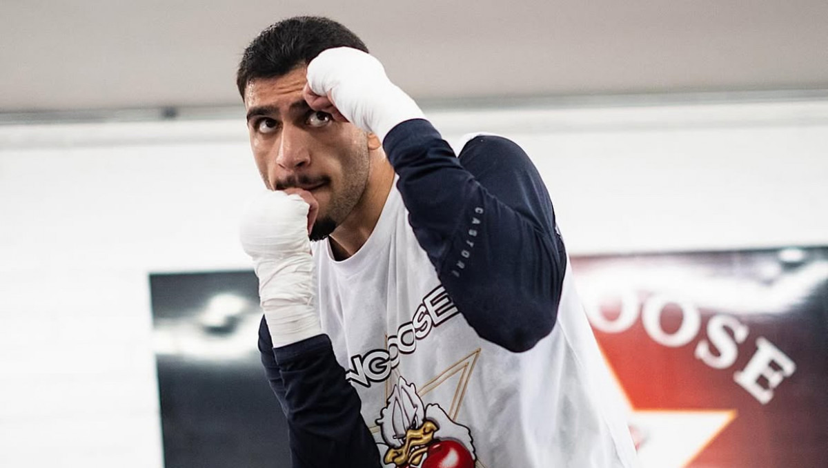 Сбежавший от Алимханулы нокаутер стал претендентом на бой с Канело