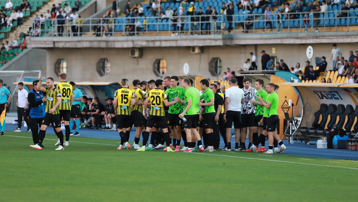 Казахстанские клубы регулярно играют в еврокубках на чужом стадионе. Почему это так?