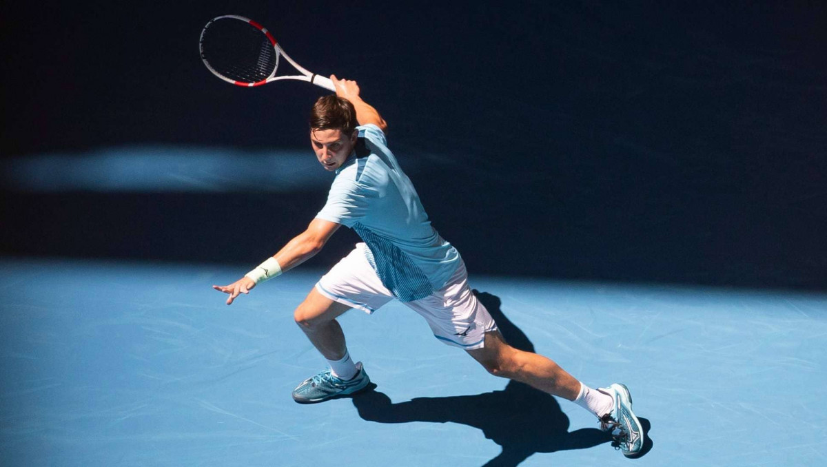 Казахстанский теннисист сделал камбэк и вышел во второй круг Ролан Гаррос-2025