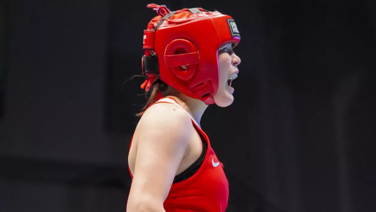 Разгромом с нокдауном обернулся бой Казахстана против чемпионки Олимпиады