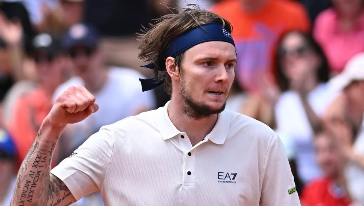 Казахстанец удивил теннисный мир на Ролан Гаррос! Чем его победа так особенна?