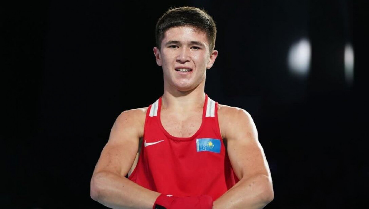 Уникальный боксер из Казахстана учинил разгром и вышел в финал на Узбекистан
