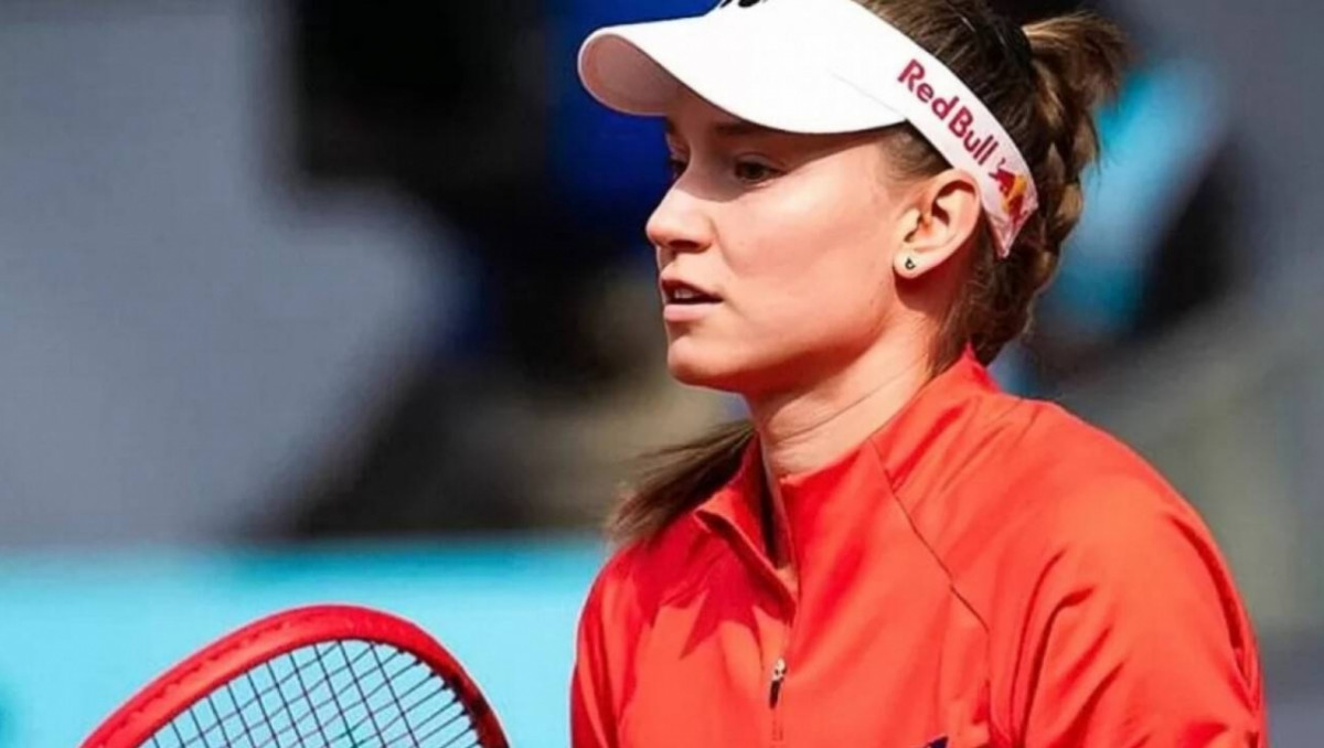 Рыбакина обыграла скандальную соперницу и вышла на чемпионку Ролан Гаррос