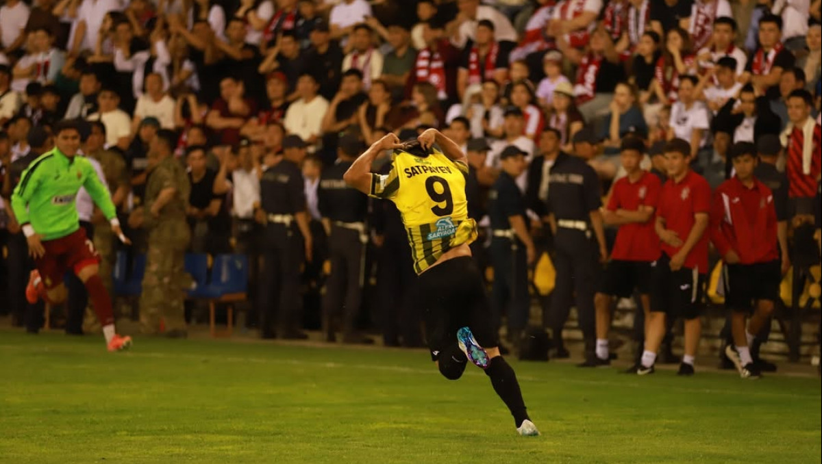 В Европе восхитились Дастаном Сатпаевым и обратились к фанатам "Челси"