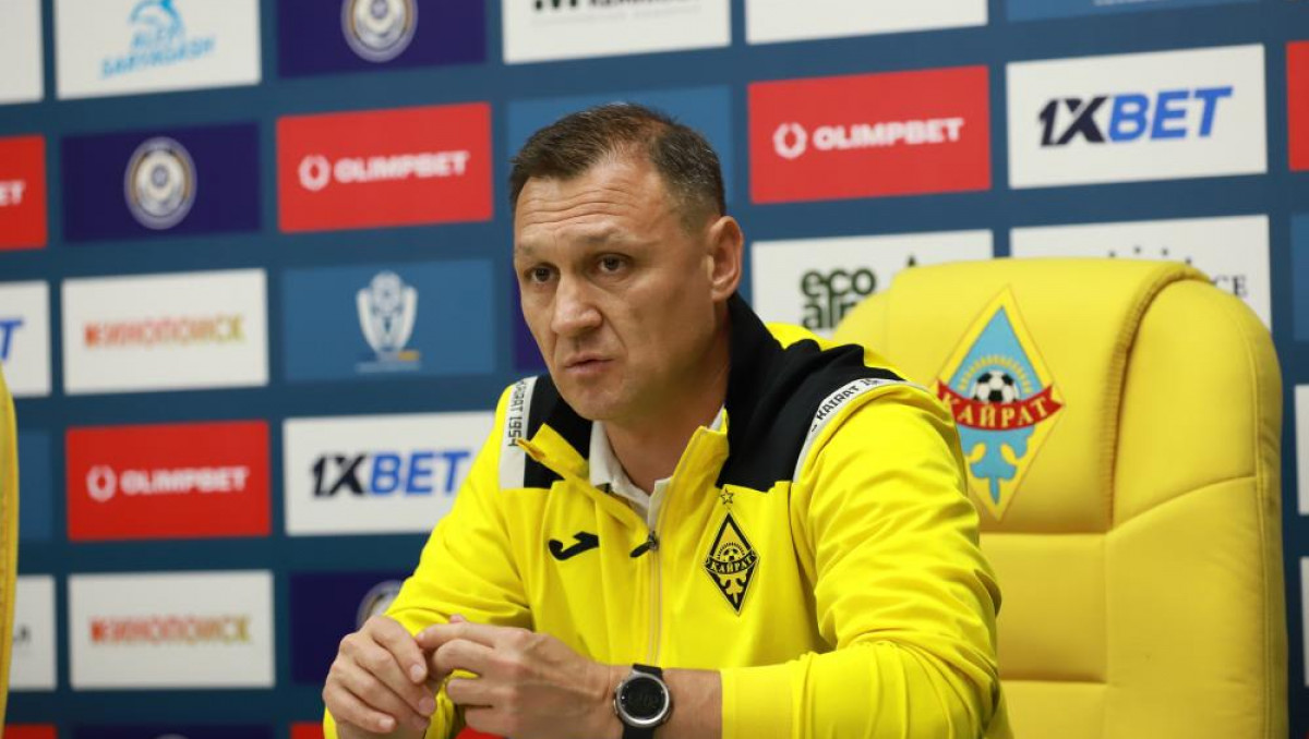 "Кайрат" отреагировал на скандал с тренером и болельщиками