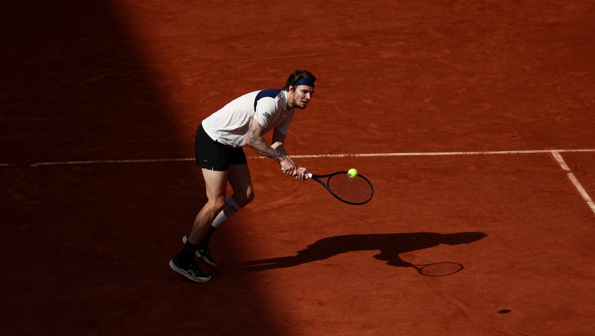 Бублик после сенсации на Ролан Гаррос сыграет с лучшим теннисистом мира