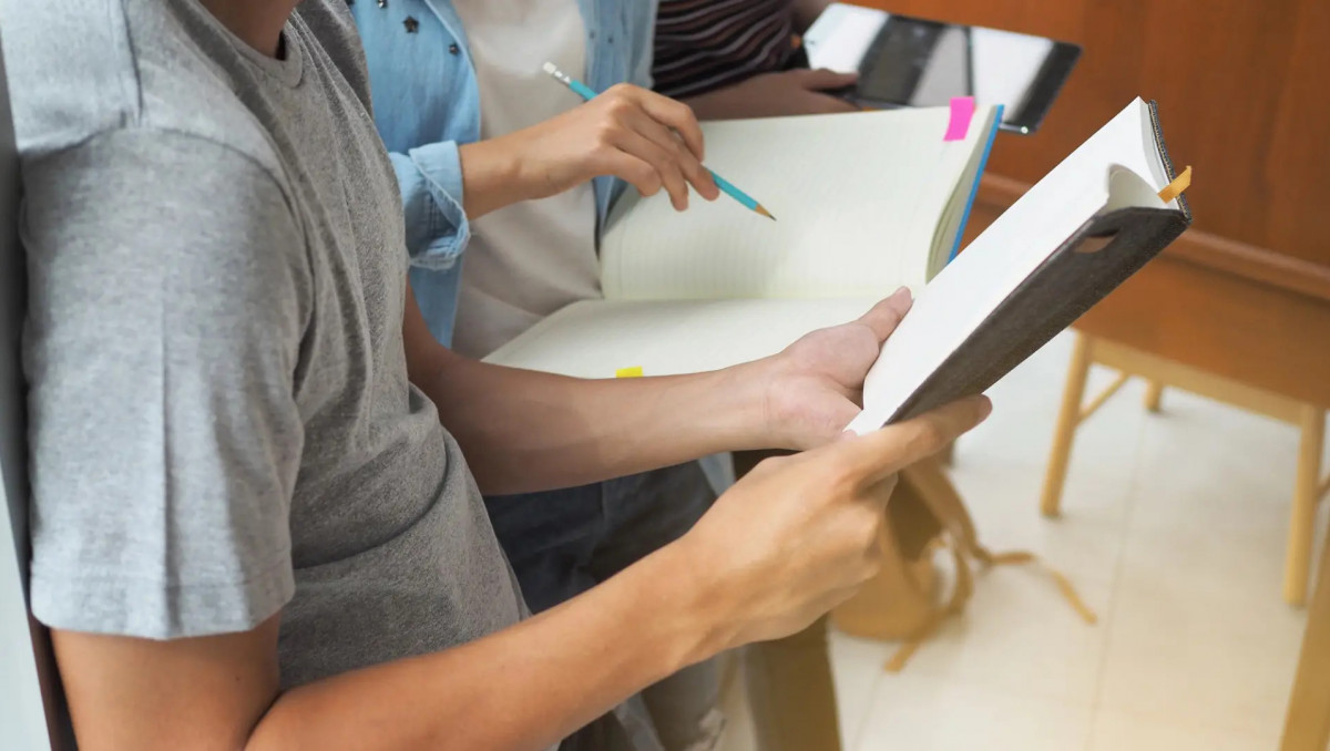 Абитуриент-2025: сроки ЕНТ и подачи заявлений в вузы