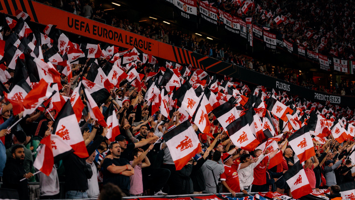 "Манчестер Юнайтед" объявил об уходе 10 игроков