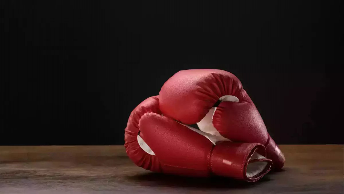 Разгром и нокдаун случился в бою Казахстана за золото турнира в Европе