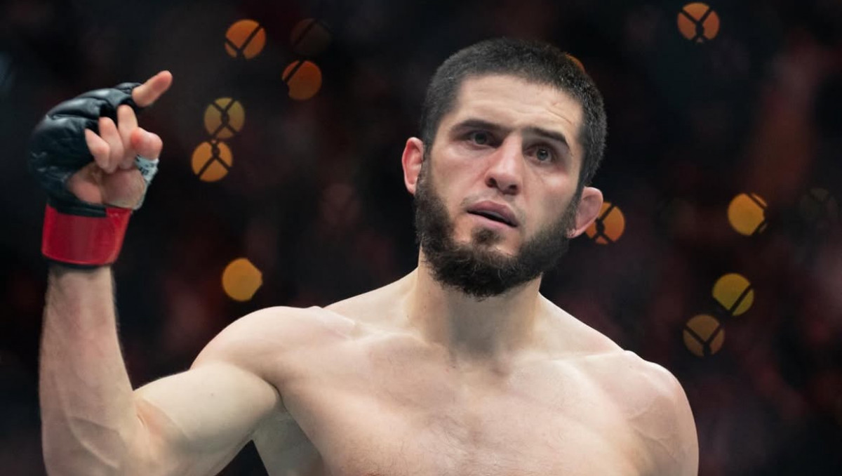 В UFC назвали лучших бойцов 2025 года: что по Рахмонову?