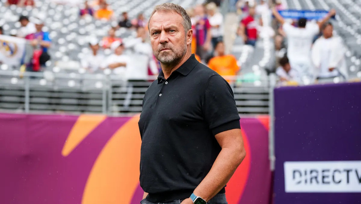 Флик отверг опытного игрока: "Барса" ищет ему новый клуб