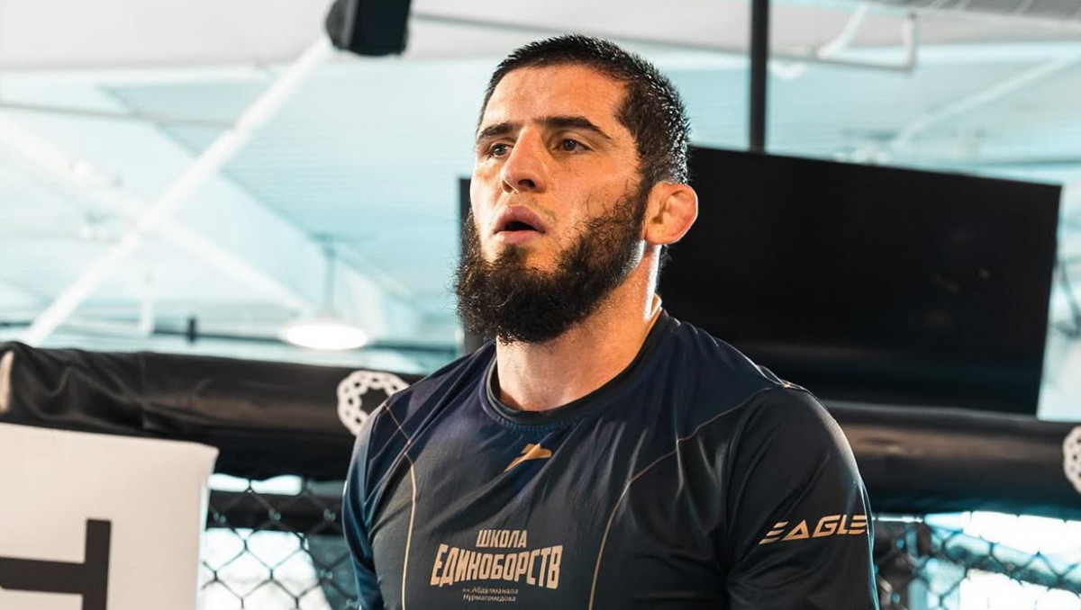 В UFC назвали дату чемпионского боя Махачева в весе Рахмонова