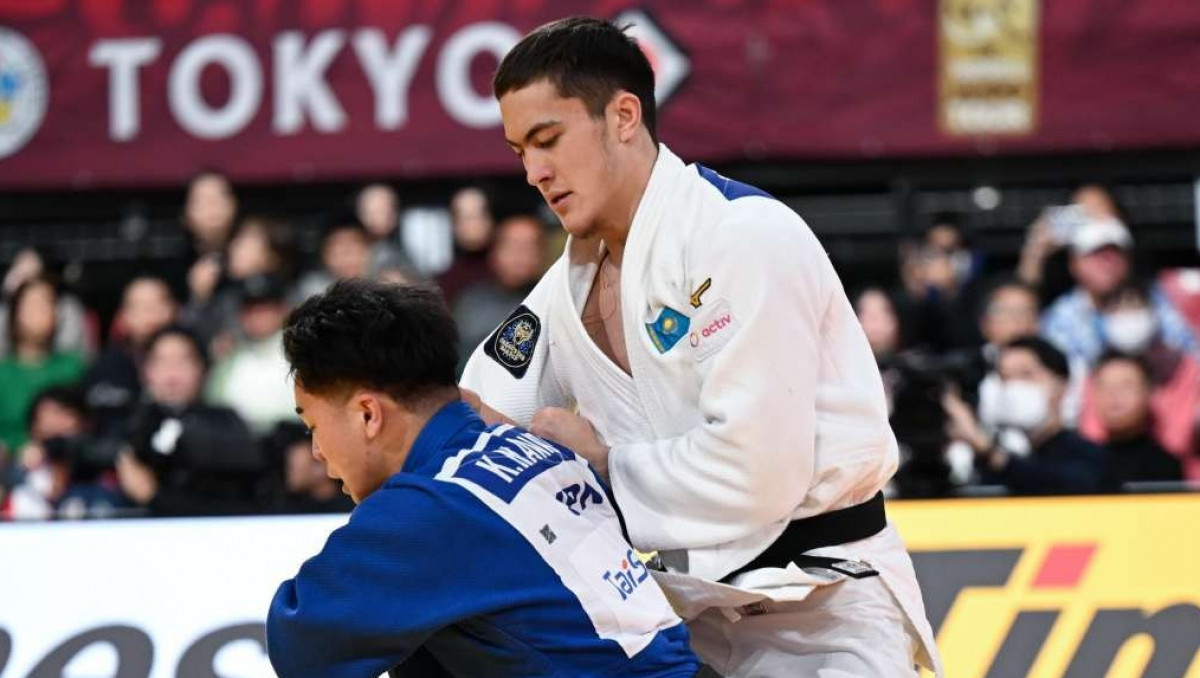 Казахстанец устроил сенсацию в первой схватке ЧМ по дзюдо