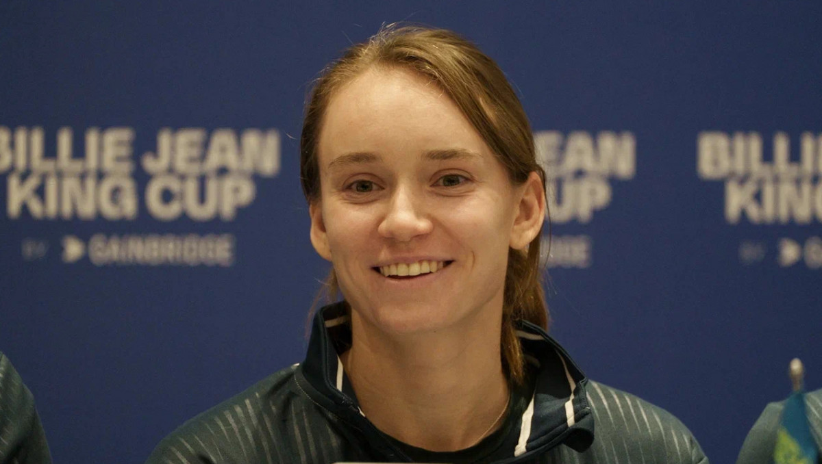 Рыбакина пошутила про день рождения после реванша