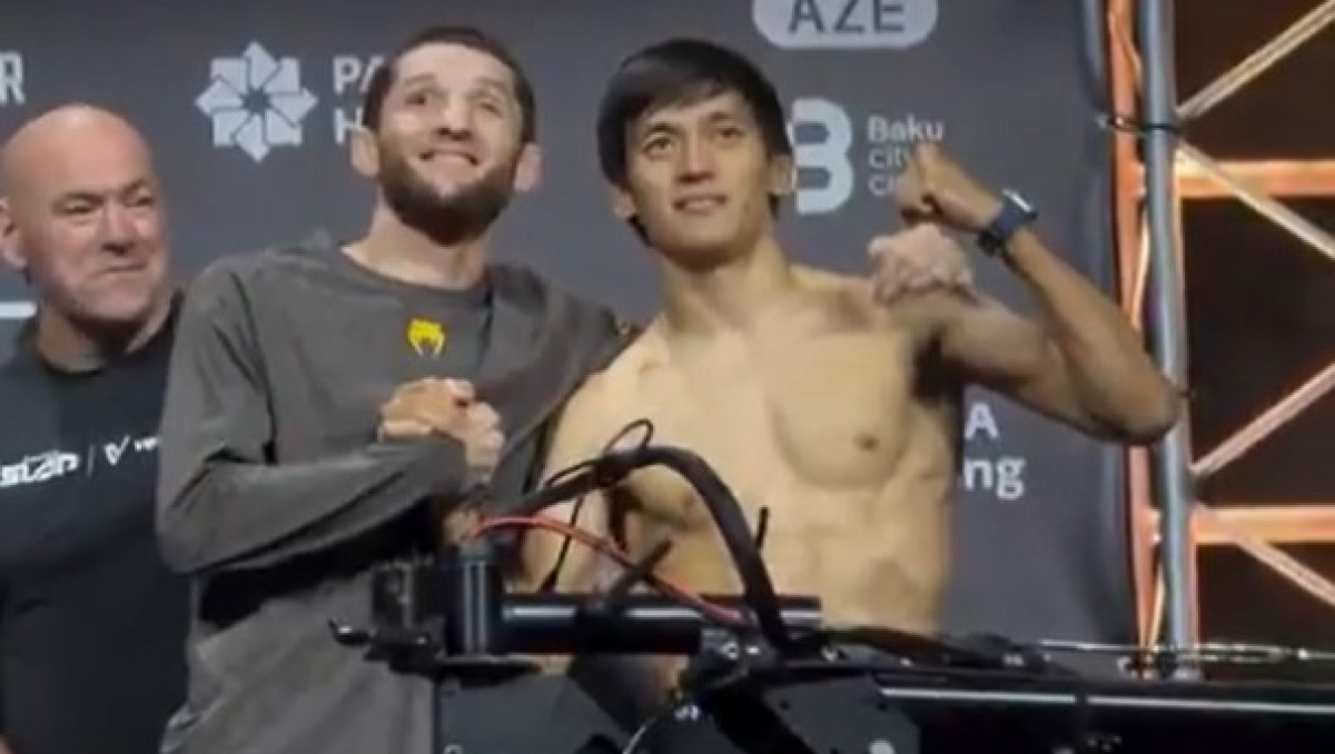 Казах не стал проводить битву взглядов с одноклубником Хабиба