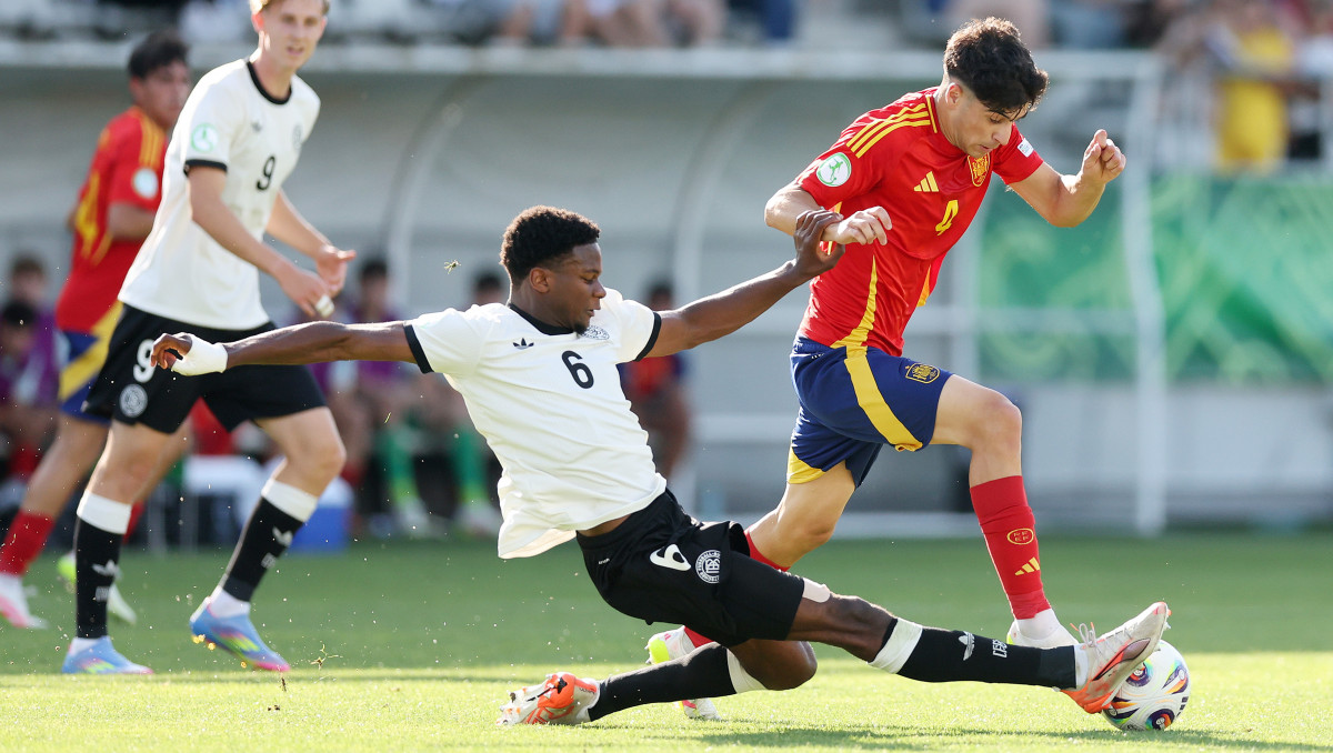 Покер и хет-трик: со счетом 6:5 завершился матч за финал Евро-2025