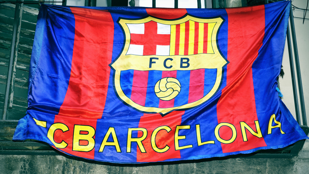 "Барселона" ведет себя бестактно". Экс-защитник сборной Испании взорвался из-за трансфера