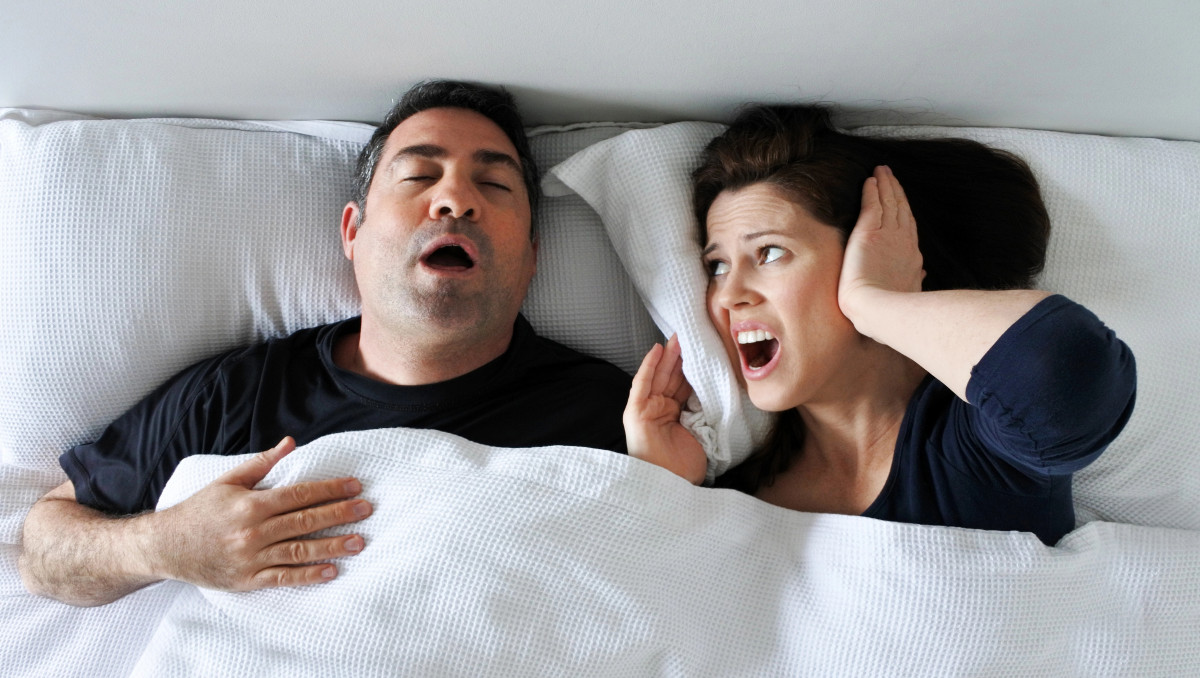 Эксперт раскрыл простой способ избавиться от храпа за три ночи