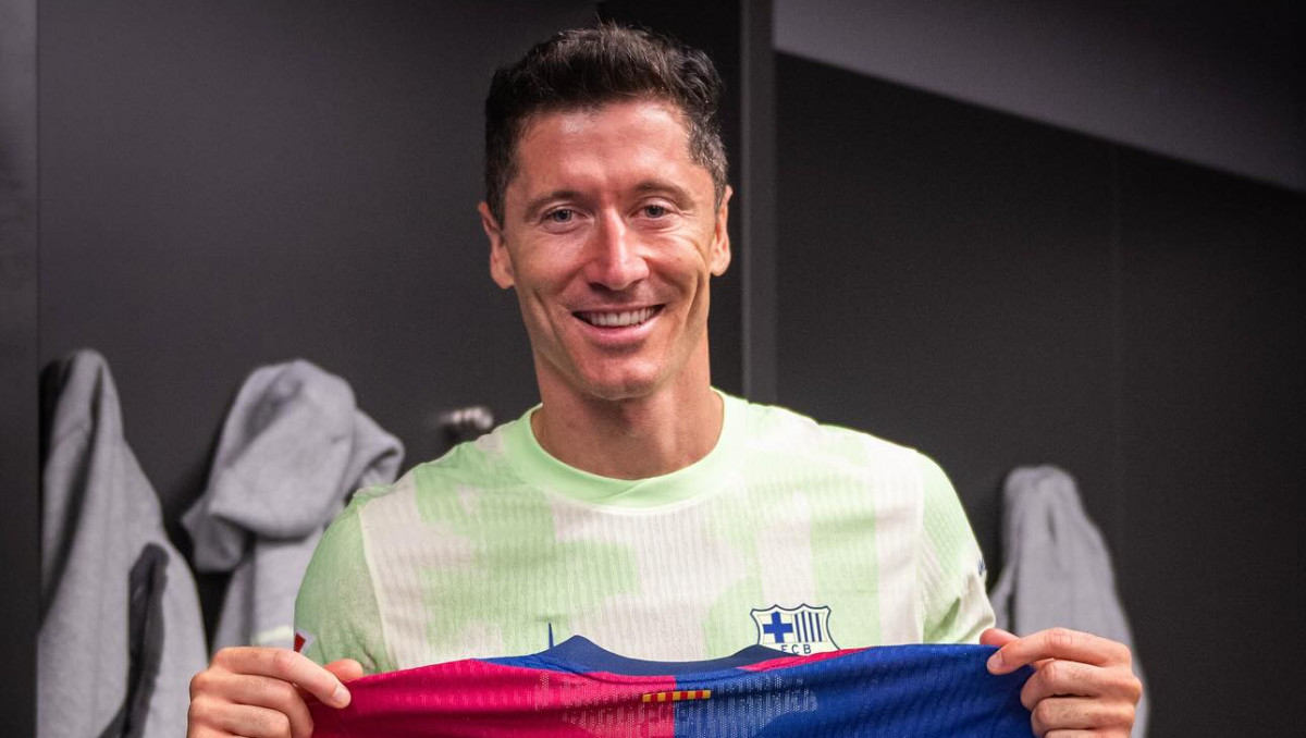 Левандовски получил два щедрых предложения: "Барса" ответила