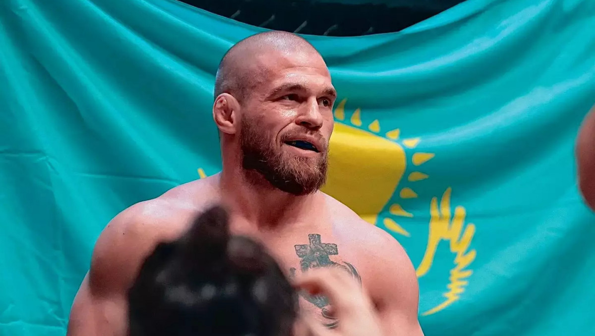 В первом раунде завершился громкий бой Резникова на турнире MMA