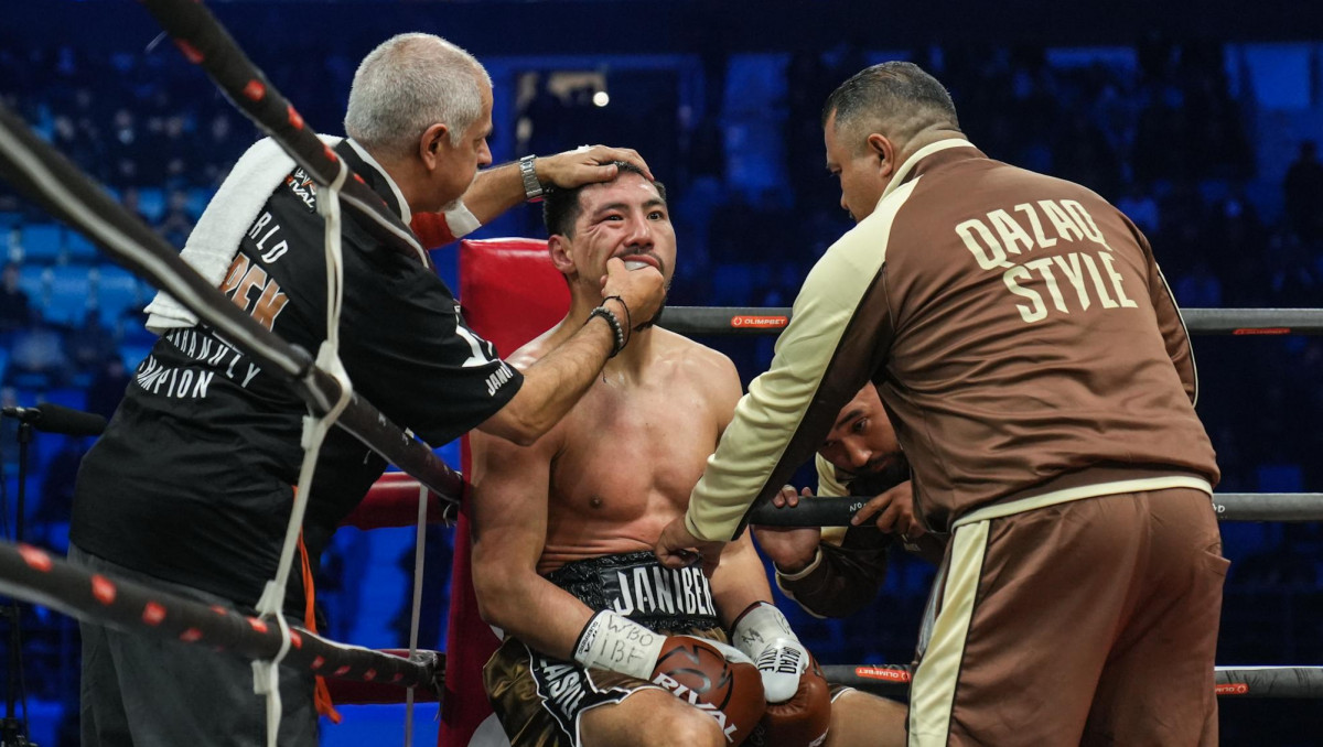 Алимханулы предложили в соперники "абсолюта": он дрался с Головкиным