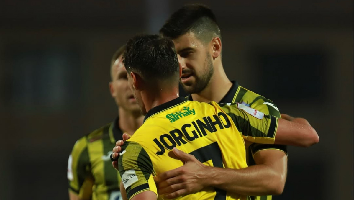 Итоги 14-го тура КПЛ: праздник "Кайрата", нервы "Астаны" и печаль в Шымкенте. Что дальше?