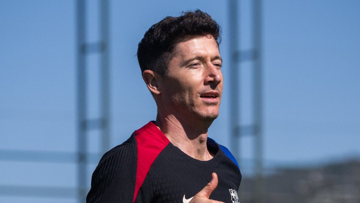 Флик нашел замену Левандовски и попросил трансфер у "Барселоны"