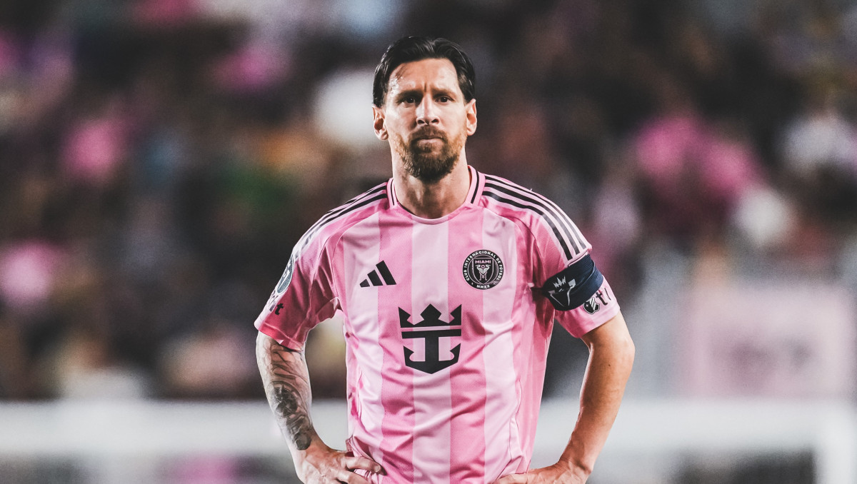 В "Барселоне" отреклись от Месси и выбрали лучшим другого