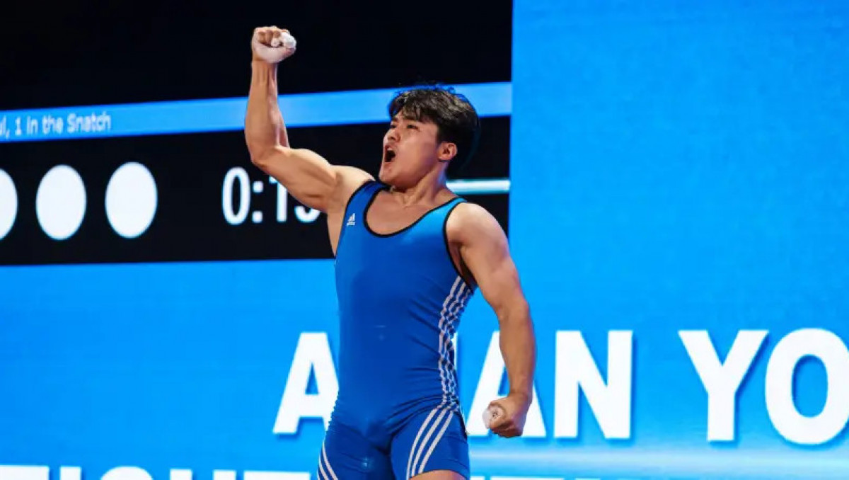 Казахстанец установил рекорд и завоевал три золотых медали чемпионата Азии