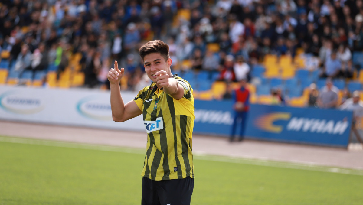 Дастан Сатпаев уделал Ямаля и сотворил историю в Лиге чемпионов